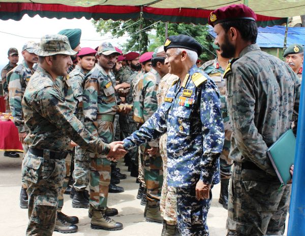 NAVAL CHIEF INTERACTS WITH MARCOS AT WATLAB