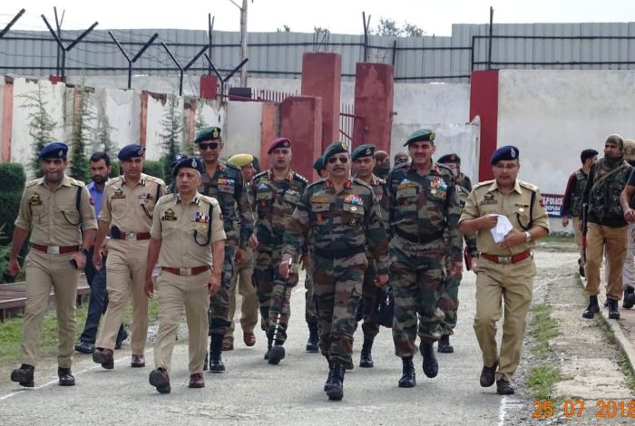 Army, Police top brass reviews security situation in south Kashmir