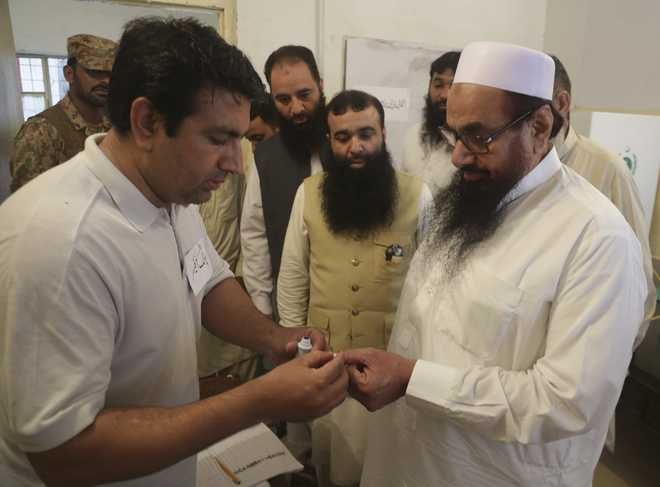 Hafiz Saeed casts his vote in Lahore