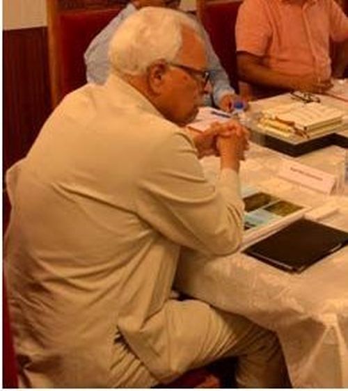 Governor reviews Rs 100 cr expansion plan of SMVD University