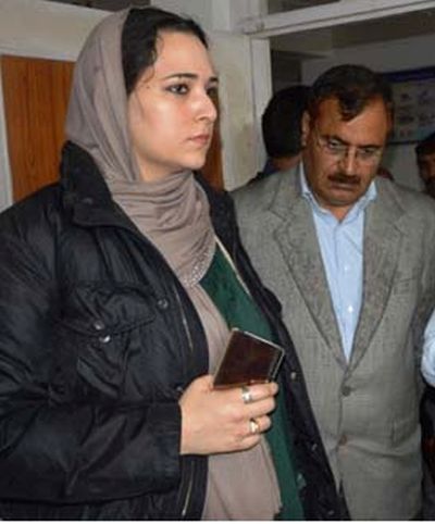 DDC Budgam visits windstorm affected areas in Beerwah