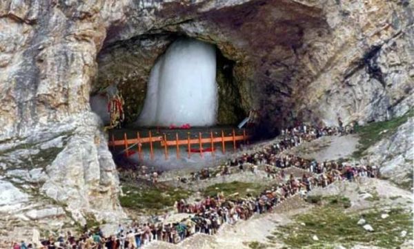 7351 pilgrims pay obeisance at Amarnath cave