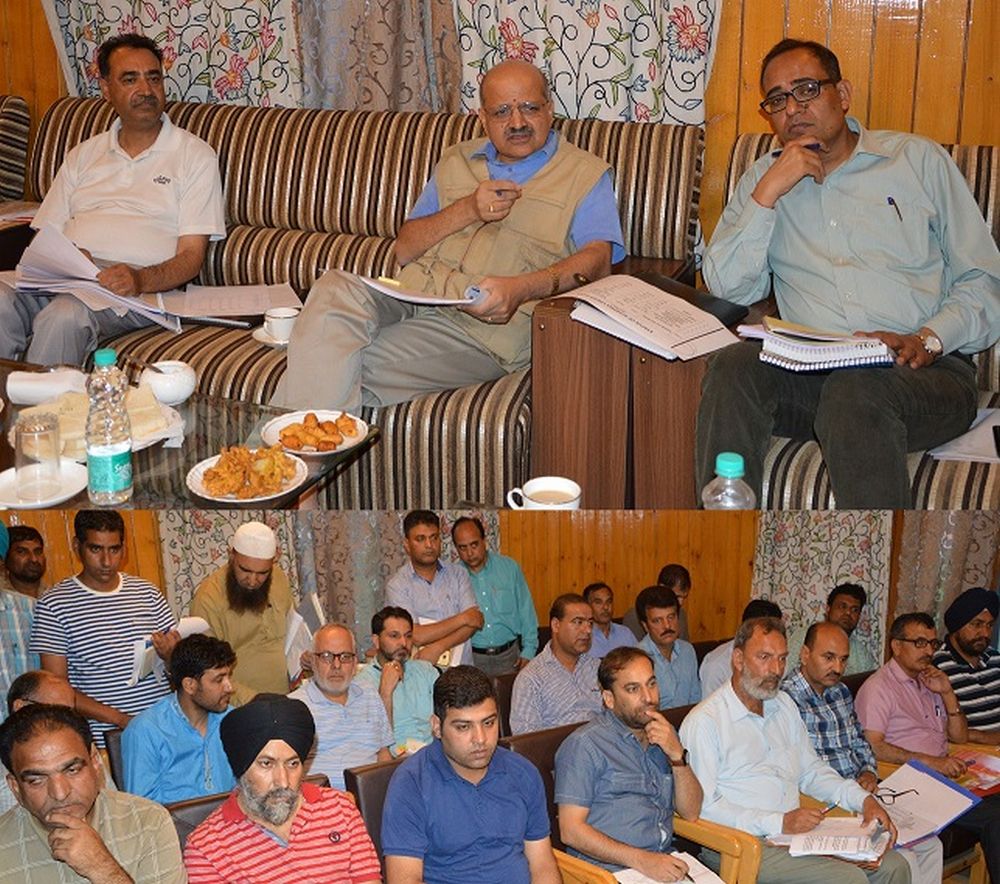 Chief Secretary visits Baramulla; Reviews developmental scenario
