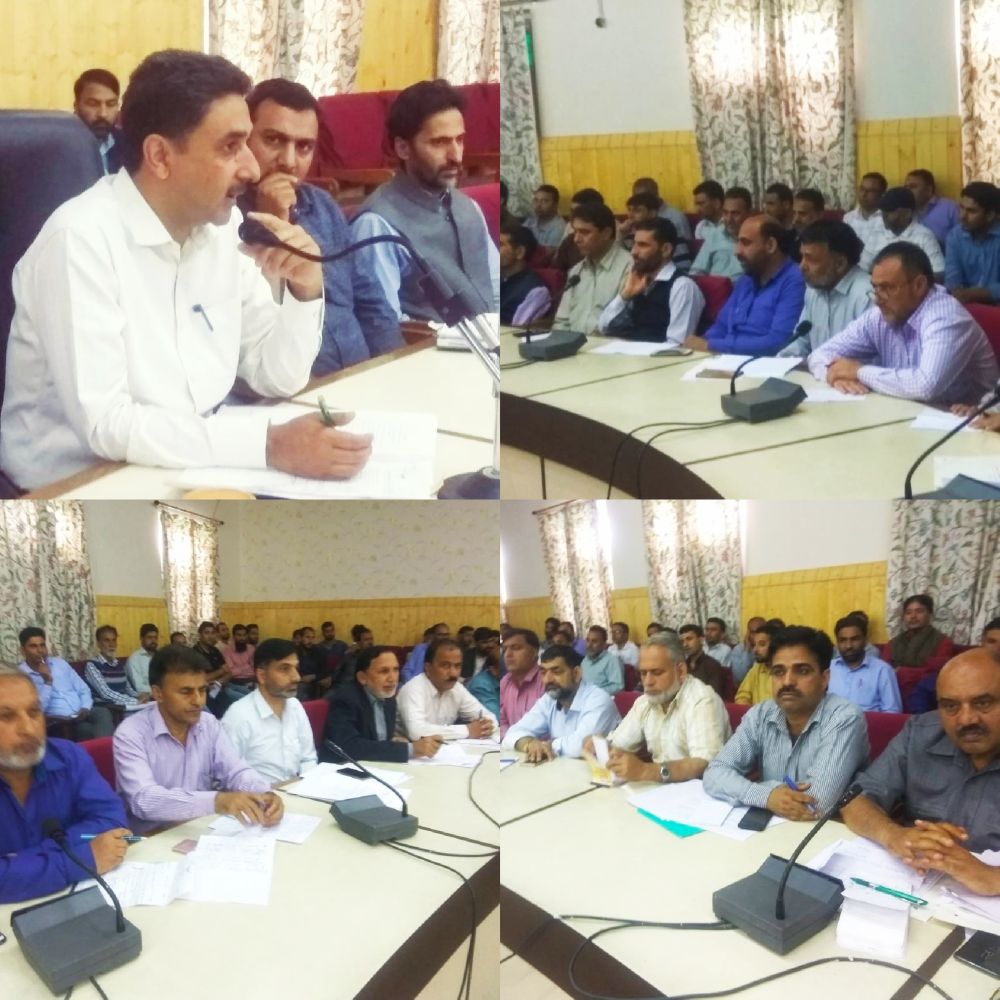 DC Kupwara chairs Revenue officers meet