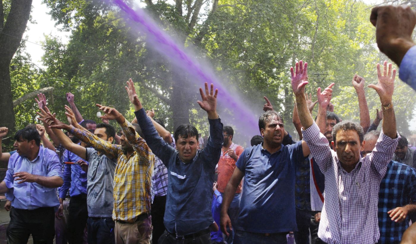 Police thwart teachers’ protest in Srinagar