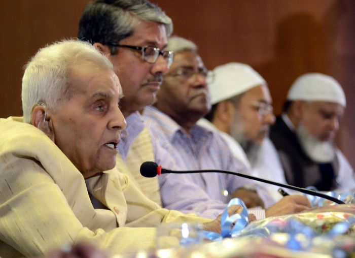 Fuss about meeting Muslims