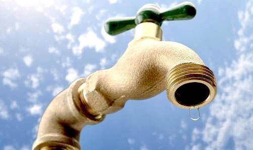 Women in Budgam protest drinking water shortage