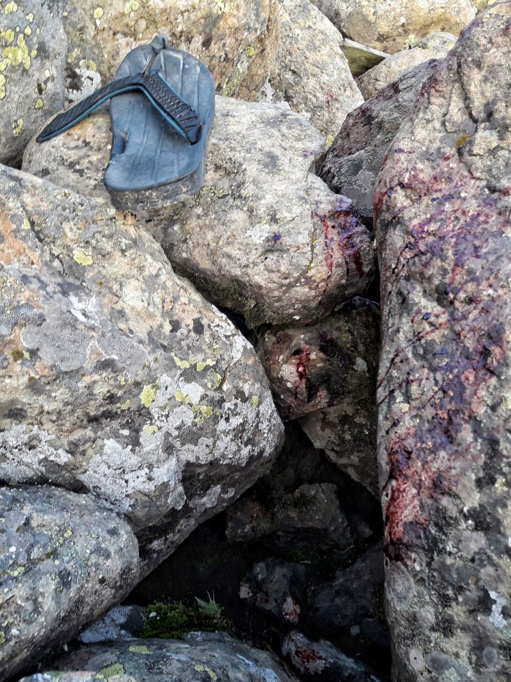 Blast at Tosamaidan leaves one person dead, two injured