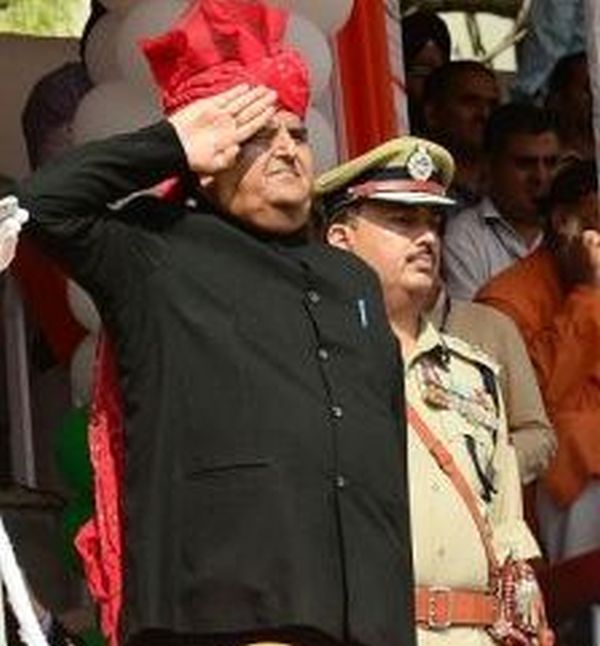 Vyas hoists tri-colour at Jammu