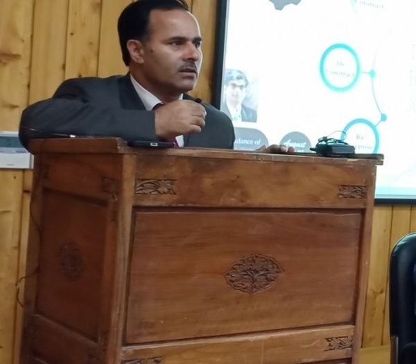 DSEK committed to promote scientific temperament among students: Dir Itoo