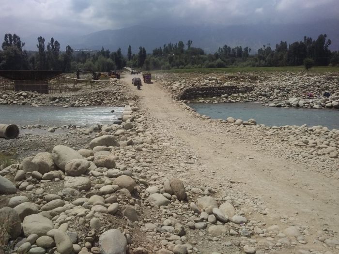 Diversion road at Adjan Kulgam in dire straits, people suffer