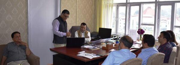 Farooq Shah reviews working of Disaster Management Deptt