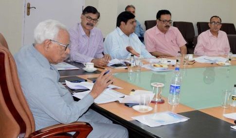 Guv pitches for policy to tackle faculty shortage in medical colleges