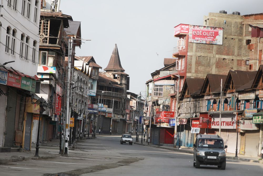 Separatists strike hits normal life in Valley
