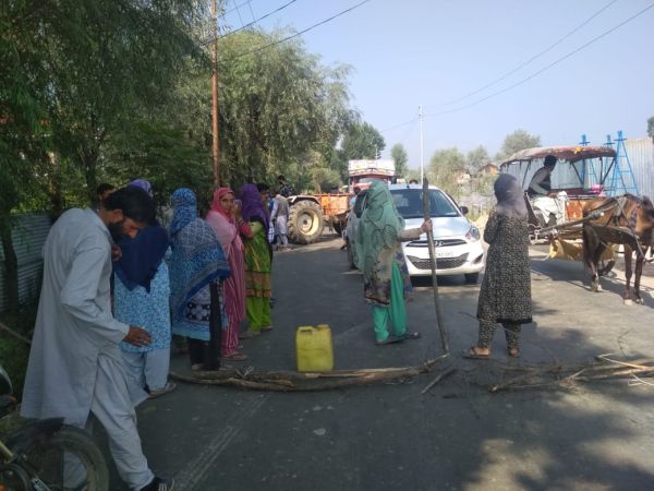 Water shortage triggers protest ahead of Eid in Sopore