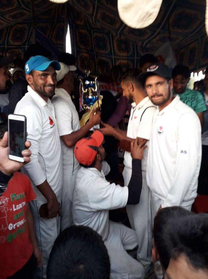 Kawoosa-XI Beat Barzulla-XI By 6 Runs; claim the trophy