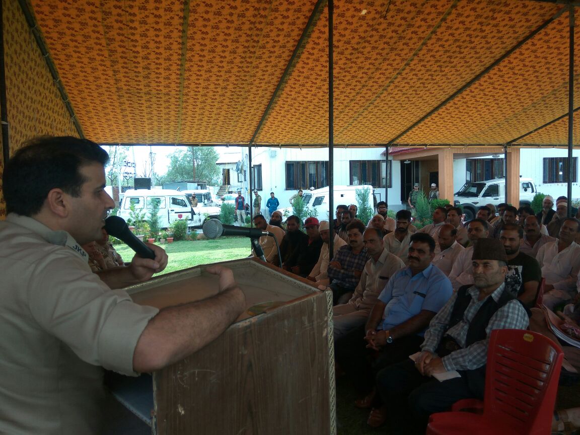 SSP Ganderbal holds public Darbar, seeks public cooperation, support for effective policing   