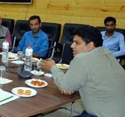 Secy Information reviews departmental preparedness for I-Day celebrations