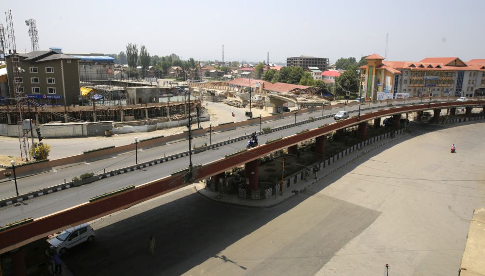 Kashmir shuts in support of Article 35-A