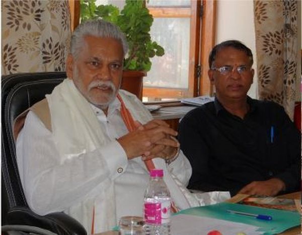 Union Minister reviews progress of agriculture sector in Leh