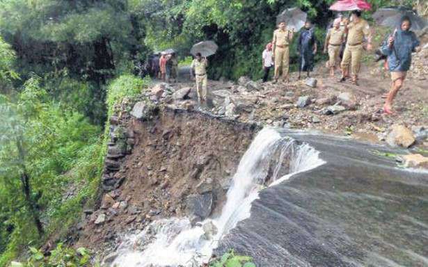 18 killed in landslides and heavy rains in Kerala