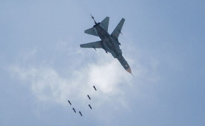 Russian and Syrian jets pound Idlib province in Syria after summit
