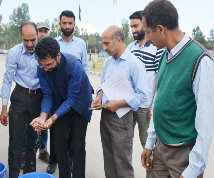 Fisheries Deptt stocks 5000 trout seeds in Shopian