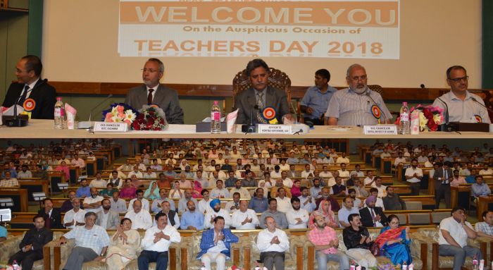 Teachers are beacon of hope for society: Ganai
