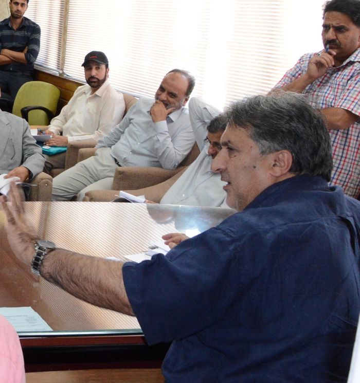 Dr Samoon chairs meet to discuss Poultry Policy