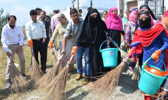 Cleanliness drive under ‘Swachhta Hi Seva’ Campaign organized in Budgam