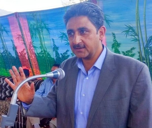 DDC Kupwara inaugurates Fruit Mandi Bumhama