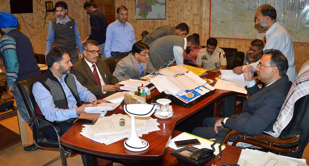 DM Baramulla chairs DLSCC meeting