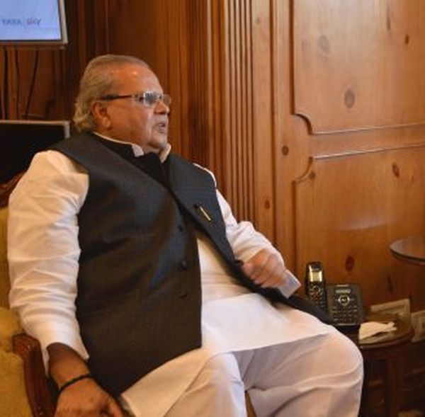 Director SKIMS meets Governor