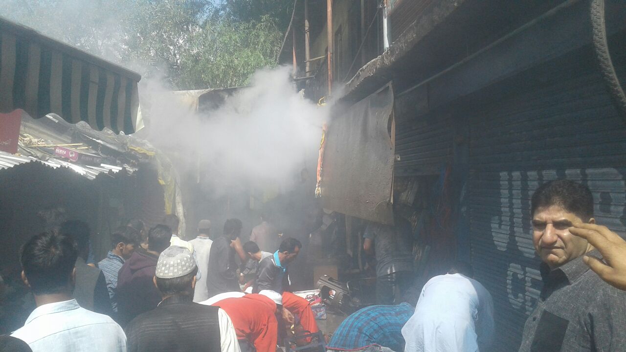 Nine injured in shopping complex fire