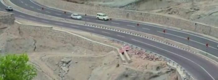 Army convoys- can we have some discipline?