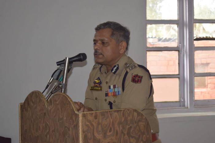 Remain extra cautious, follow SOPs: ADGP Armed to Policemen in North Kashmir