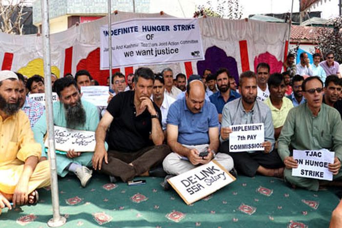 Wani joins SSA, RMSA teachers’ hunger strike