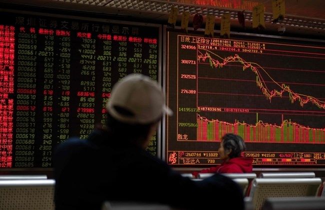 Global stocks tumble after Trump ‘crazy’ Fed comment