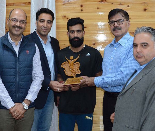 Kumar felicitates Asian games medalist Bhanu Pratap Singh