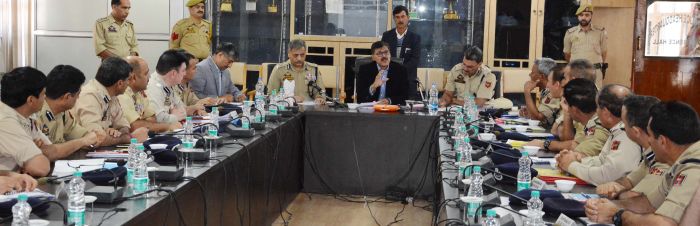 Advisor Kumar visits Armed Police Headquarters Srinagar