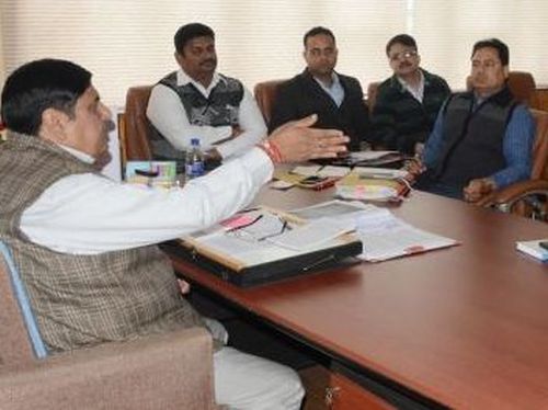 Advisor Vyas deliberates on issues raised by trade, industrial bodies