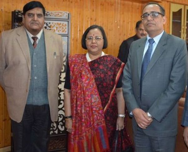 Ruchi Ghanashyam calls on Vyas