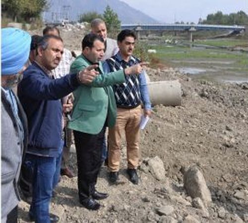 Farooq Shah expresses dissatisfaction over tardy pace of de-silting