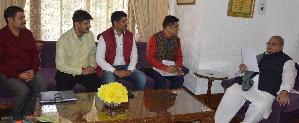 YAIKS delegation meets Governor