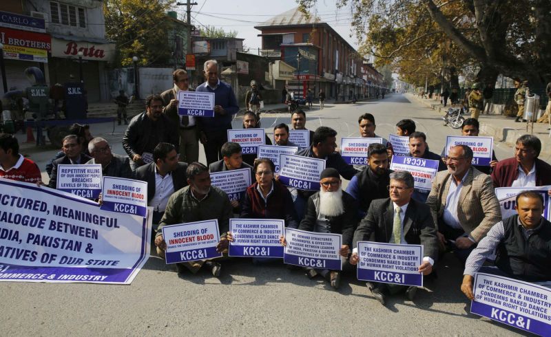 Traders protest against Kulgam civilian killings