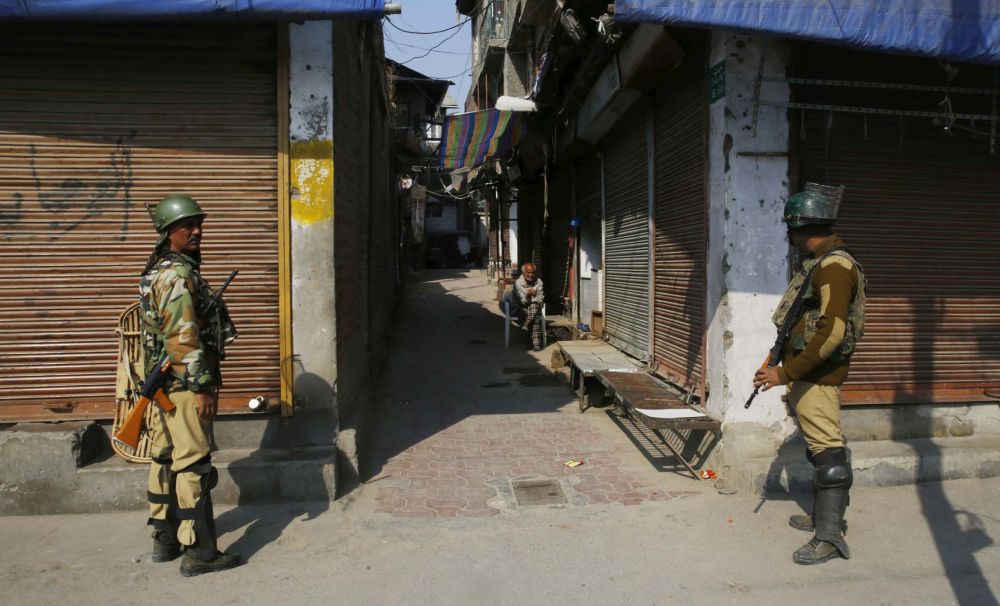 Shutdown disrupts normal life partially in Kashmir