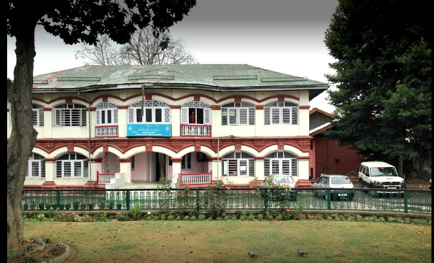    Artists await outcome of State Art Exhibition since May 2017