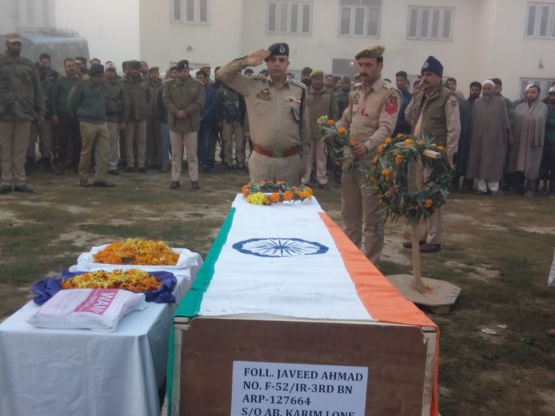 Wreath laying ceremony of slain Bomai cop held at DPL Sopore