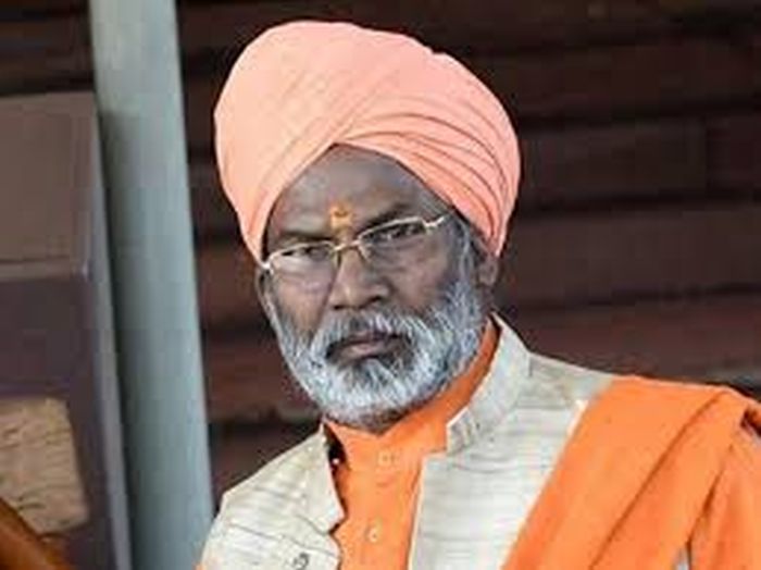 Sakshi Maharaj dares Rahul to contest poll against him