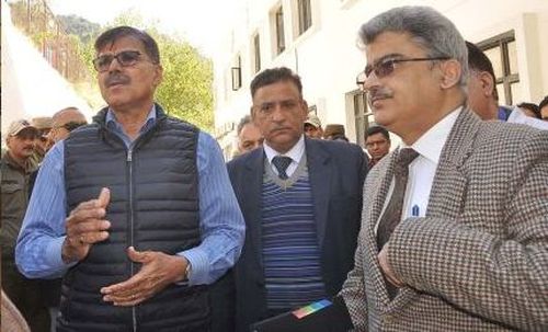 Kumar inspects healthcare facilities at Trauma Care Center, DH Ramban